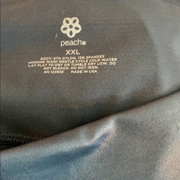 NWT Peach: satin finish front, matt on the backside, med. compression leggings - Picture 7 of 8